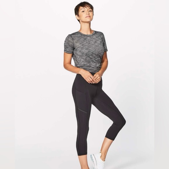Lululemon Speed Up Crop 21” - Size 4 - Black - Picture 10 of 14